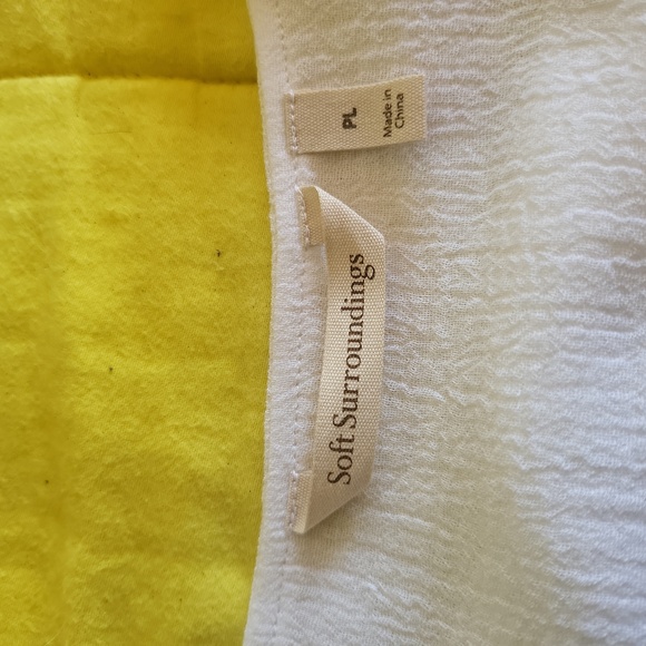 GAUZY SOFT SURROUNDINGS TOP - Picture 5 of 9